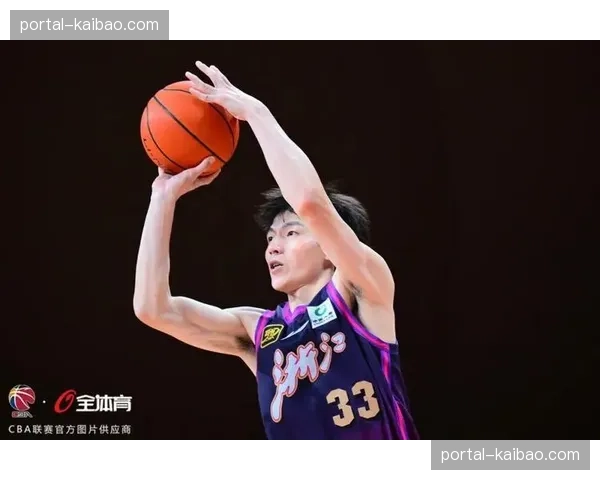 【2026年4月CBA联赛射门效率数据观察·赛后·特写特写:吴前赛后加练三分,屏幕回放分析自己比赛中的每次投篮选择 【2026年4月CBA联赛射门效率数据观察·赛后·特写特写:吴前赛后加练三分,屏幕回放分析自己比赛中的每次投篮选择